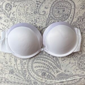 NWOT Maidenform White Strapless Bra-34C